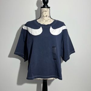 Women’s Nike Cropped Swoosh T-Shirt DM3316-437 Women’s Size 1X Navy Blue NWT.